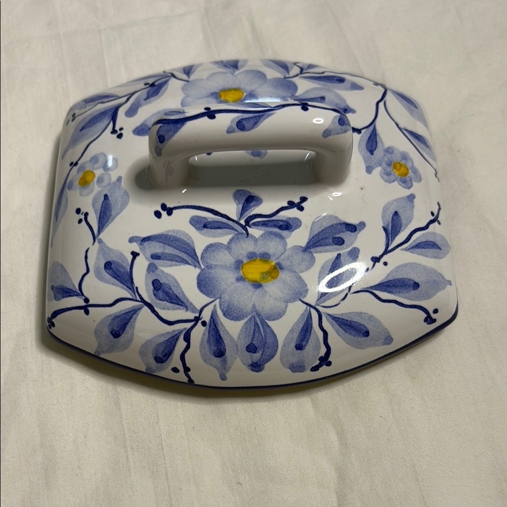 Floral Ceramic Lid. Brand Unknown